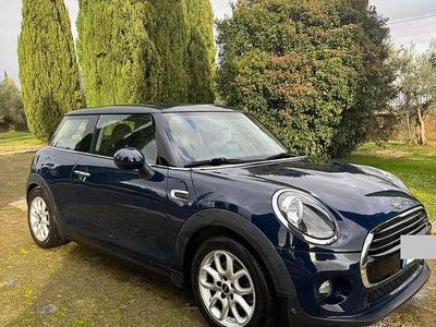 Usata Mini Cooper D 116 CV (85 kW) 2019 Blu/azzurro Utilitaria