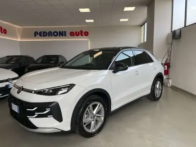 Nieuw VW T-Roc Life 116 PK (85 kW) 2026 Wit SUV