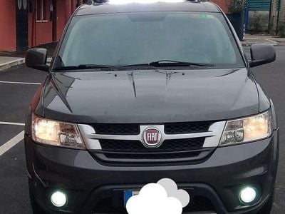 Usata Fiat Freemont Urban 170 CV (125 kW) 2015 Grigio SUV