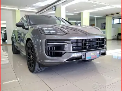 Usata Porsche Cayenne Coupe 469 CV (344 kW) 2026 Grigio Coupé