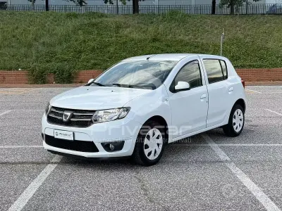 Usata Dacia Sandero Ambiance 75 CV (55 kW) 2014 Bianco Utilitaria