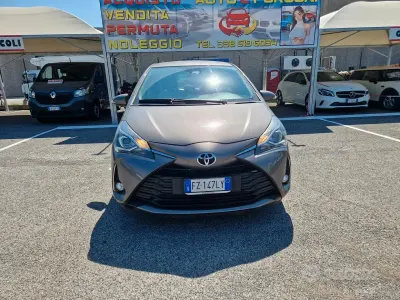 Usata Toyota Yaris Business Edition 72 CV (52 kW) 2020 Grigio Berlina