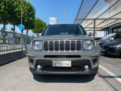 Begagnad Jeep Renegade Limited 130 HK (95 kW) 2022 Grå SUV