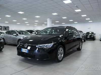Usata VW Golf VII Life 115 CV (84 kW) 2021 Nero Utilitaria