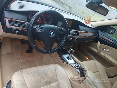 Usata BMW 530 235 CV (172 kW) 2010 Grigio Station wagon