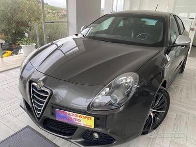 Usata Alfa Romeo Giulietta Quadrifoglio 235 CV (172 kW) 2012 Grigio Utilitaria