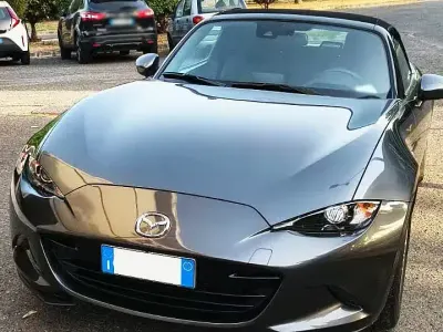 Usata Mazda MX5 132 CV (97 kW) 2022 Grigio Cabrio
