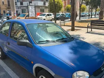 Usata Opel Corsa 54 CV (39 kW) 2000 Bluazzurro Berlina