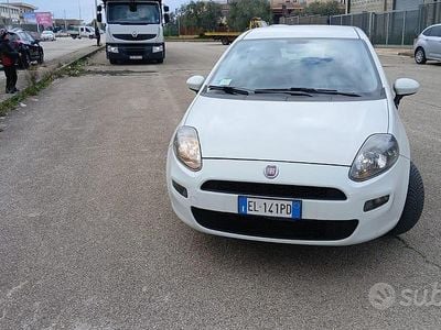 Usata Fiat Punto Easy 77 CV (56 kW) 2012 Bianco Utilitaria