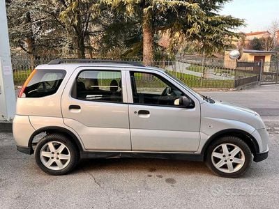 Usata Suzuki Ignis 99 CV (72 kW) 2004 Grigio Utilitaria