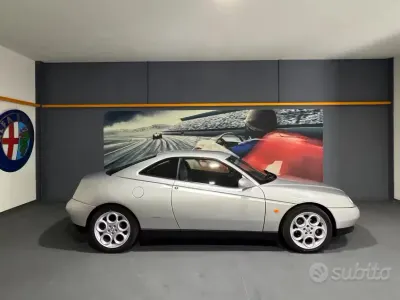 Usata Alfa Romeo GTV 201 CV (147 kW) 1996 Grigio Coupé