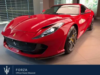 Usata Ferrari 812 799 CV (587 kW) 2019 Rosso extracampionario Berlina