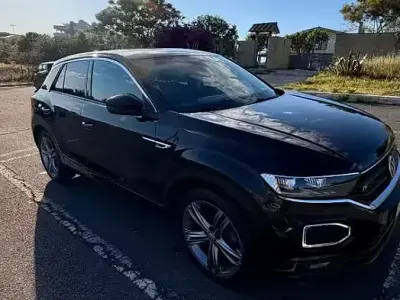 Usata VW T-Roc 150 CV (110 kW) 2020 Nero SUV