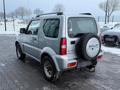 Usata Suzuki Jimny 85 CV (62 kW) 2008 Grigio SUV
