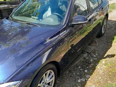 Usata BMW 318 90 CV (66 kW) 2012 Blu/azzurro Berlina
