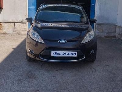 Begagnad Ford Fiesta Titanium 70 HK (51 kW) 2012 Svart Halvkombi