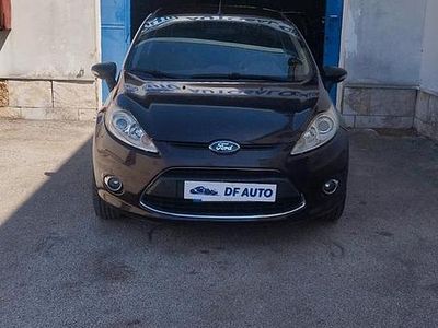 Second-hand Ford Fiesta Titanium 71 CP (52 kW) 2012 Negru Hatchback
