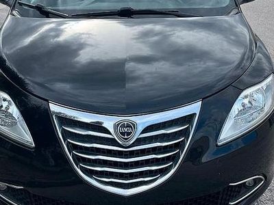 Usata Lancia Ypsilon 80 CV (58 kW) 2013 Nero Utilitaria