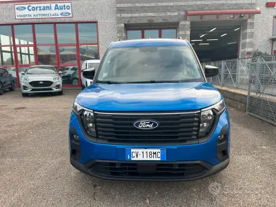 Usata Ford Tourneo Courier Titanium 125 CV (91 kW) 2024 Blu Monovolume