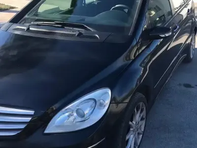 Usata Mercedes B180 109 CV (80 kW) 2007 Nero Monovolume