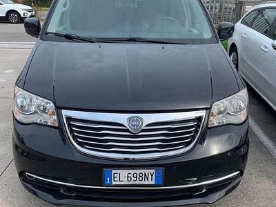 Usata Lancia Voyager Gold 163 CV (119 kW) 2012 Nero Monovolume