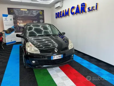 Usata Renault Clio II LE 75 CV (55 kW) 2009 Nero Berlina