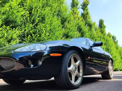 Usata Jaguar XKR R 363 CV (266 kW) 2000 Nero Coupé