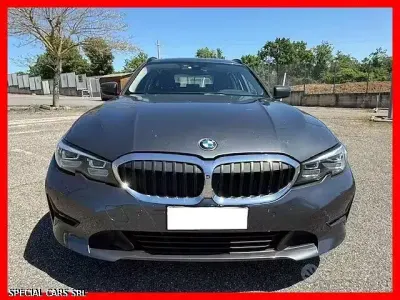 Usata BMW 318 Sport Line 150 CV (110 kW) 2019 Grigio Station wagon