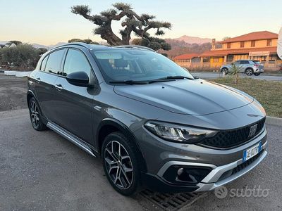 Usata Fiat Tipo Cross 100 CV (73 kW) 2021 Grigio Berlina