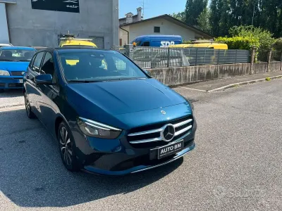 Usata Mercedes B180 Business 116 CV (85 kW) 2022 Marrone Monovolume