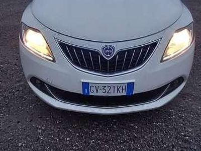 Usata Lancia Ypsilon S 69 CV (50 kW) 2024 Bianco Utilitaria