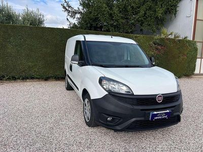Usado Fiat Doblò Lounge 95 HP (69 kW) 2021 Branco Monovolume