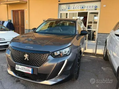Usata Peugeot 2008 Allure 131 CV (96 kW) 2022 Grigio SUV