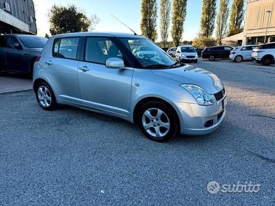 Usata Suzuki Swift 70 CV (51 kW) 2006 Grigio Utilitaria