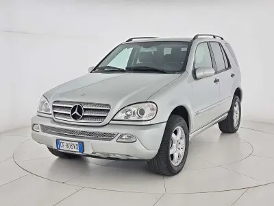 Usata Mercedes ML270 163 CV (119 kW) 2003 Argento SUV