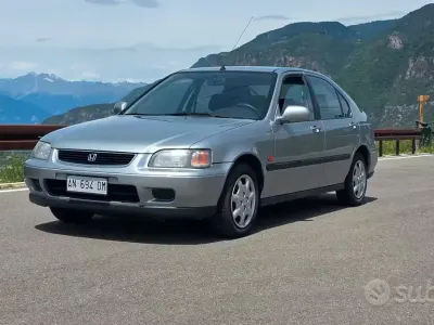 Usata Honda Civic 90 CV (66 kW) 1996 Grigio Berlina