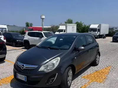 Usata Opel Corsa Club 85 CV (62 kW) 2011 Grigio Utilitaria