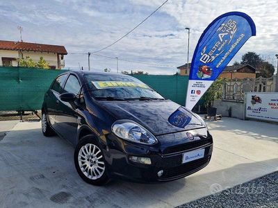 Usata Fiat Punto Street 69 CV (50 kW) 2016 Blu Berlina