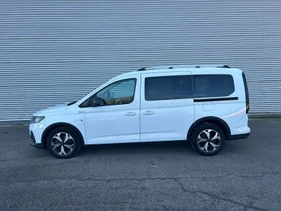 Usata Ford Tourneo Active 122 CV (89 kW) 2024 Bianco Furgone