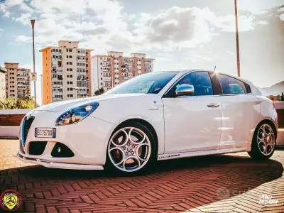 Usata Alfa Romeo Giulietta Quadrifoglio Verde 235 CV (172 kW) 2010 Bianco Utilitaria