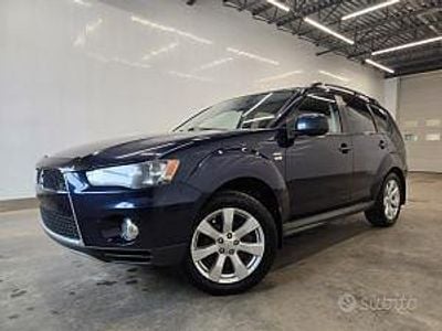Usata Mitsubishi Outlander 156 CV (114 kW) 2010 Blu/azzurro SUV