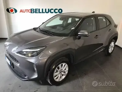 Usata Toyota Yaris Cross Active 91 CV (66 kW) 2021 Grigio SUV