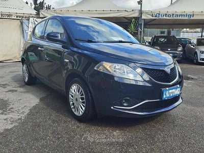 Usata Lancia Ypsilon Silver 69 CV (50 kW) 2017 Nero Utilitaria