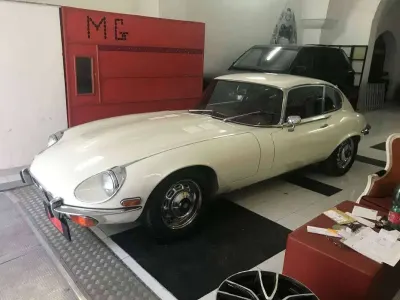 Usata Jaguar E-Type 489 CV (359 kW) 1973 Beige Coupé