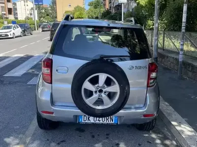 Usata Daihatsu Terios 105 CV (77 kW) 2007 Grigio SUV