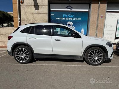 Usata Mercedes GLA200 150 CV (110 kW) 2022 Bianco SUV