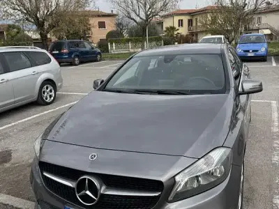 Usata Mercedes A180 109 CV (80 kW) 2017 Berlina