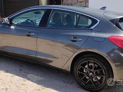 Usata Ford Focus 120 CV (88 kW) 2019 Grigio Berlina