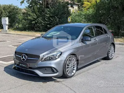 Usata Mercedes A180 Premium 109 CV (80 kW) 2018 Grigio Utilitaria