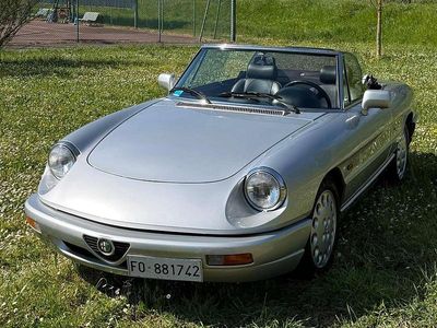 Usata Alfa Romeo Spider 131 CV (96 kW) 1991 Grigio Cabrio